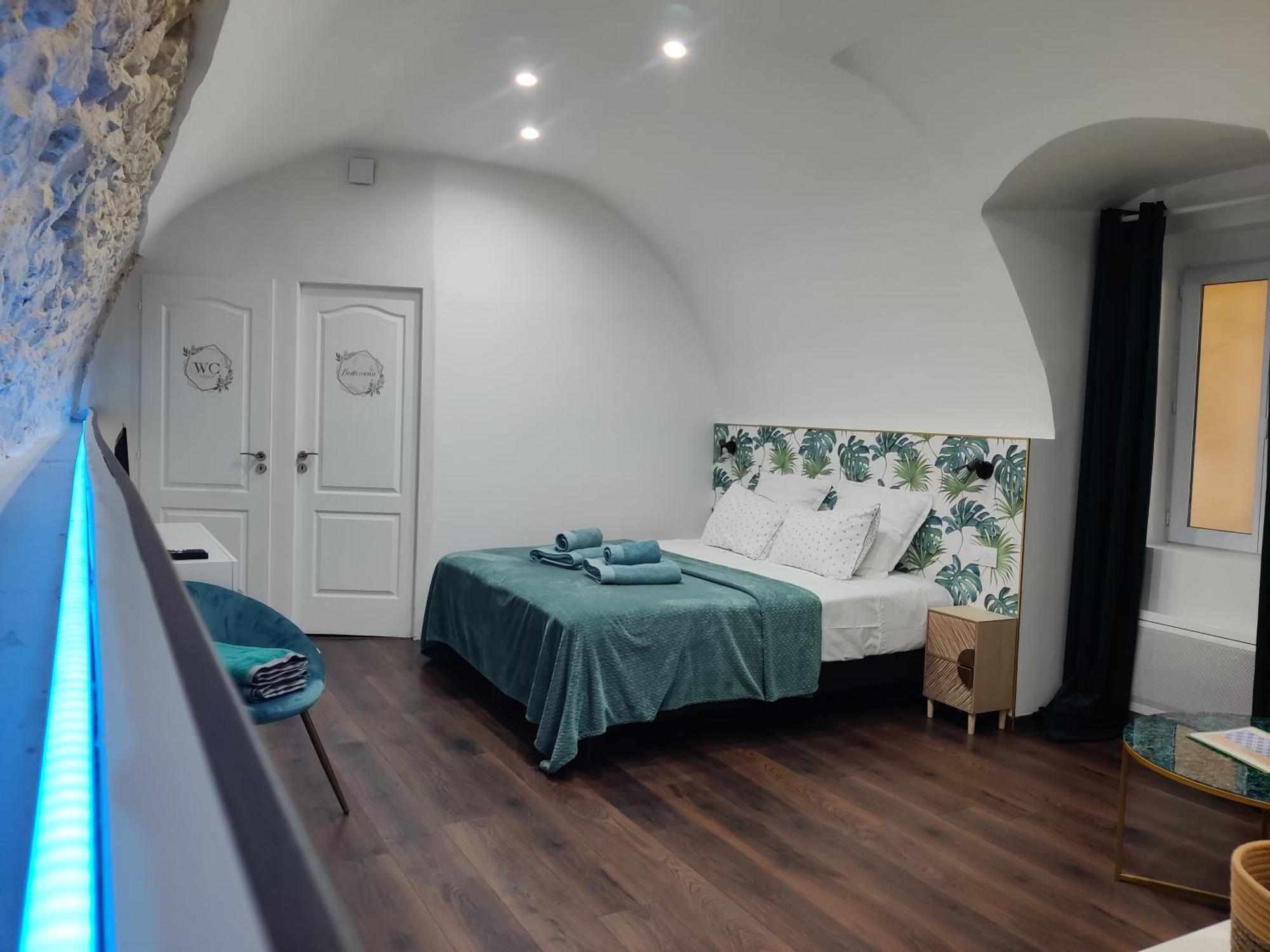 Bed & Breakfast Les Du Chateau De Fenestrelle Aubagne